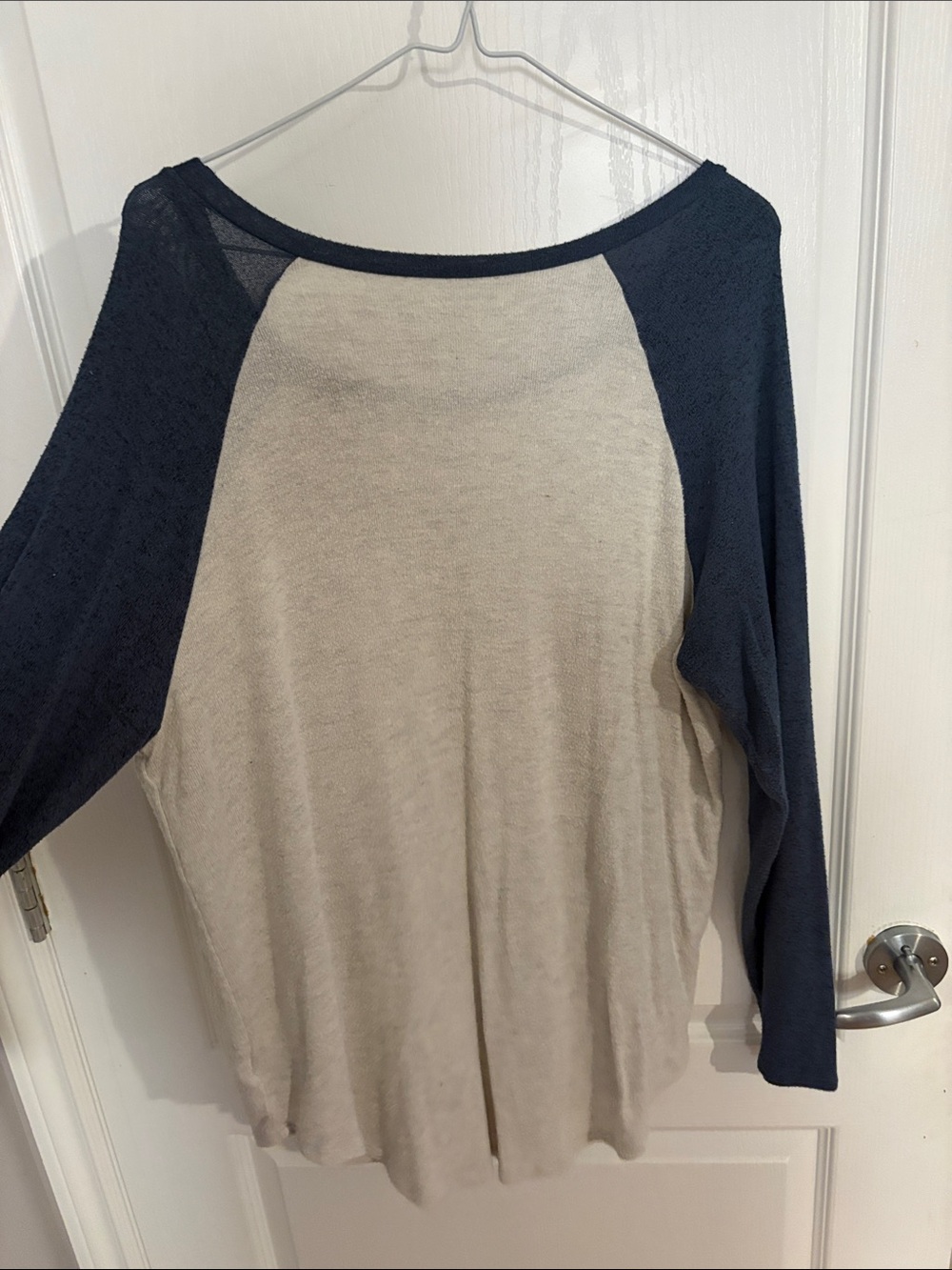 Women’s American eagle long sleeve. - Picture 3 of 3